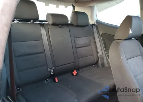 2011 Volkswagen Golf z USA, uszkodzony, nr VIN WVWAA7AJ4BW145169